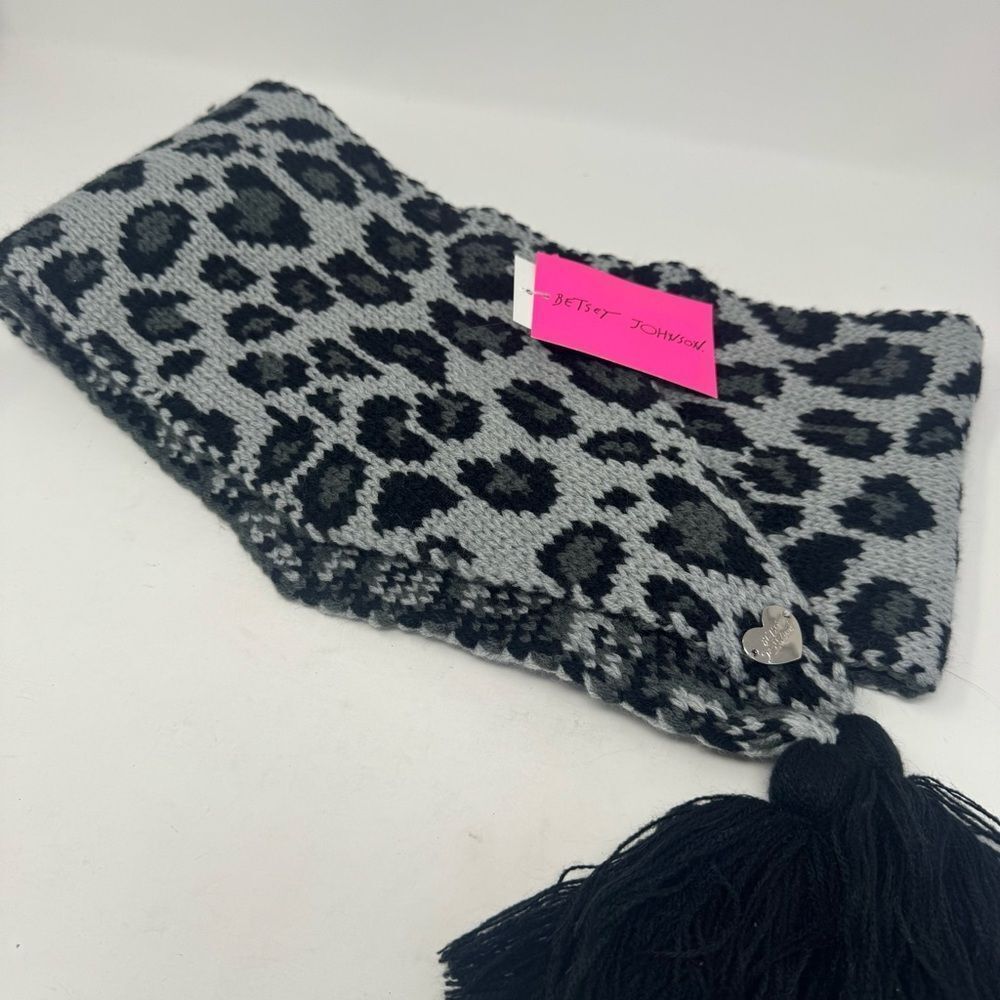 BETSEY JOHNSON | NEW Gray Black Leopard Print 3 Piece Scarf Gloves Headband Set - Picture 5 of 7